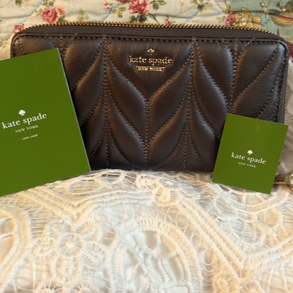 KATE SPADE QUILTED GUN METAL GRAY ZIPPY WALLET NWT - Picture 5 of 9
